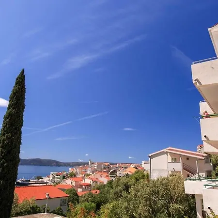 Toni Two Apartman Igrane